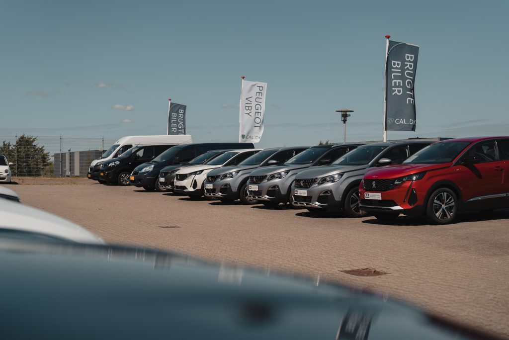 Flere forskellige modeller af biler til salg