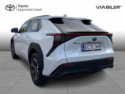 Alternative view of Toyota bZ4X EL Executive 204HK 5d Aut.